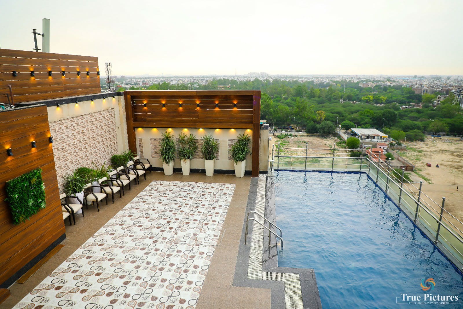Pool 01
